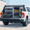 Pickup bedrijfswagen inrichting die werkt